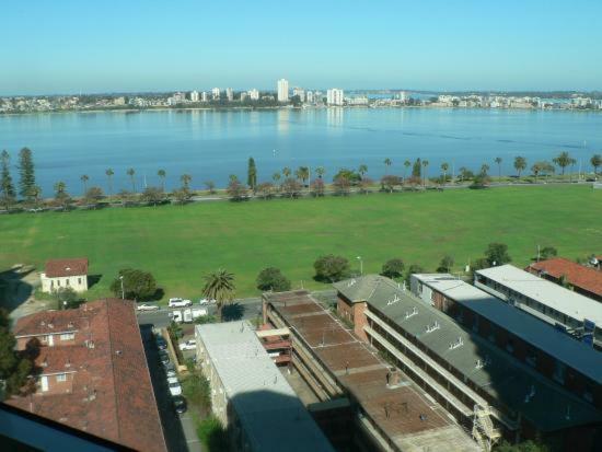 Affordable & Comfortable Apartment On Langley Park Perth Exteriér fotografie