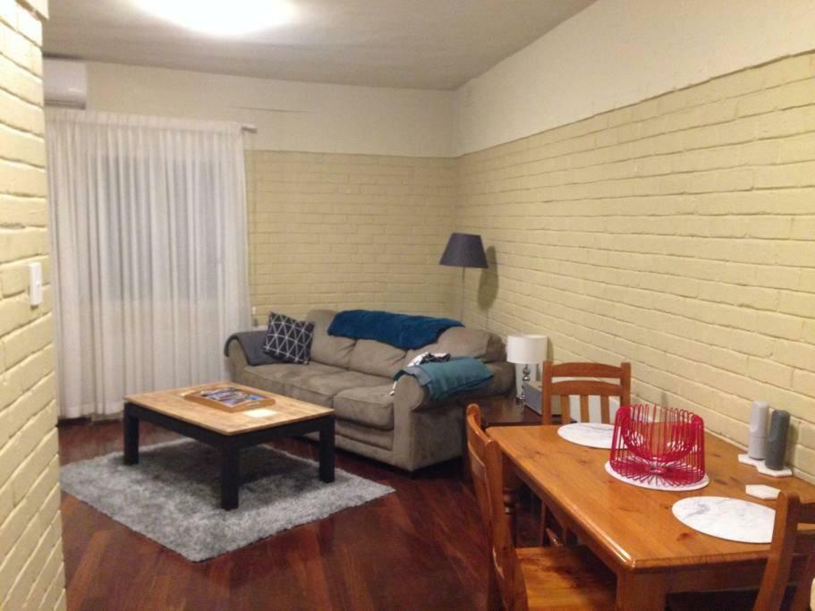 Affordable & Comfortable Apartment On Langley Park Perth Exteriér fotografie